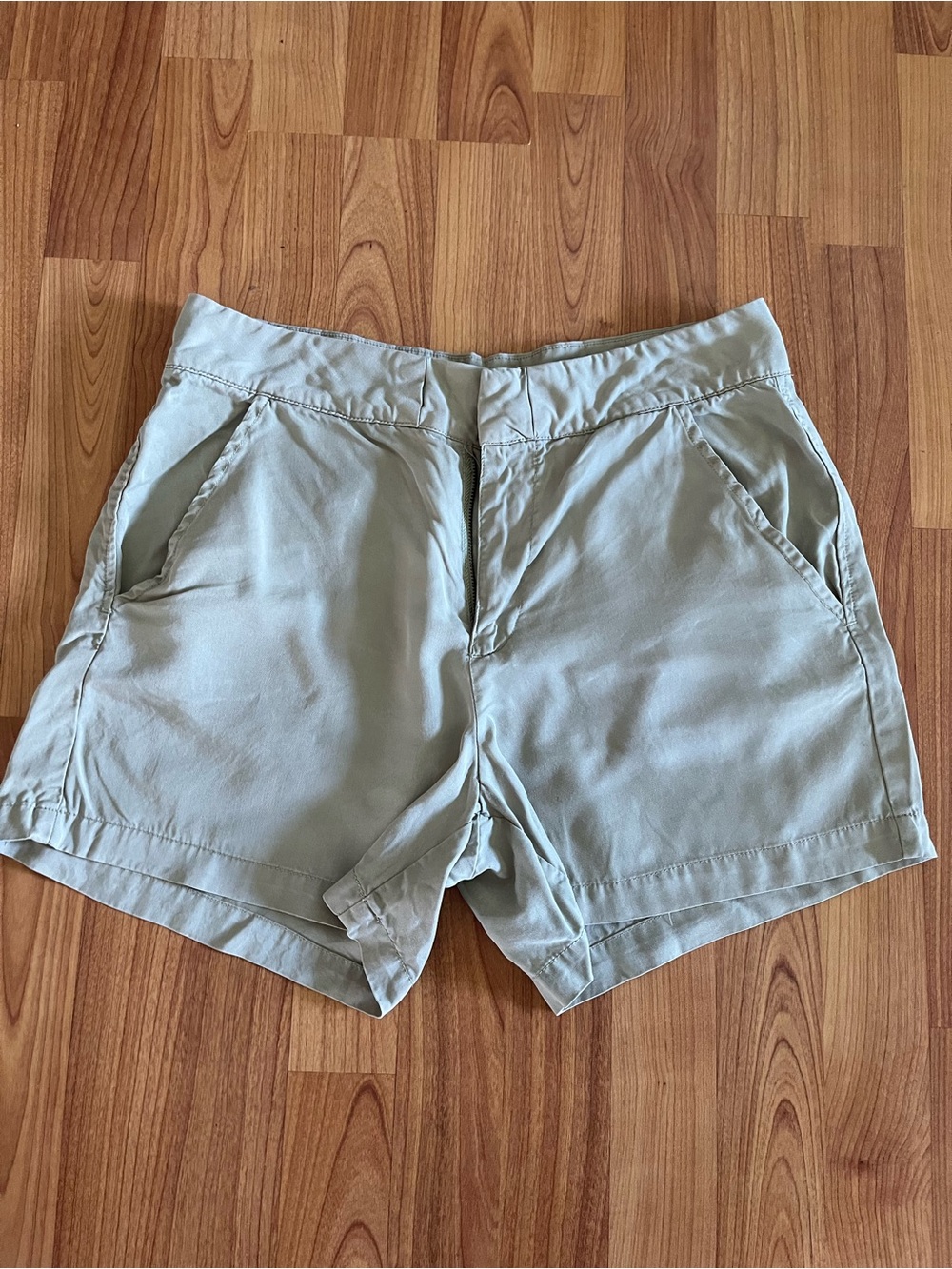 Light Sage Women's Casual Shorts